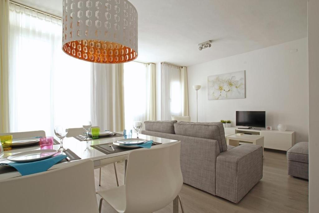 Warm Sands Apartment By Hello Homes Σίτζες Εξωτερικό φωτογραφία