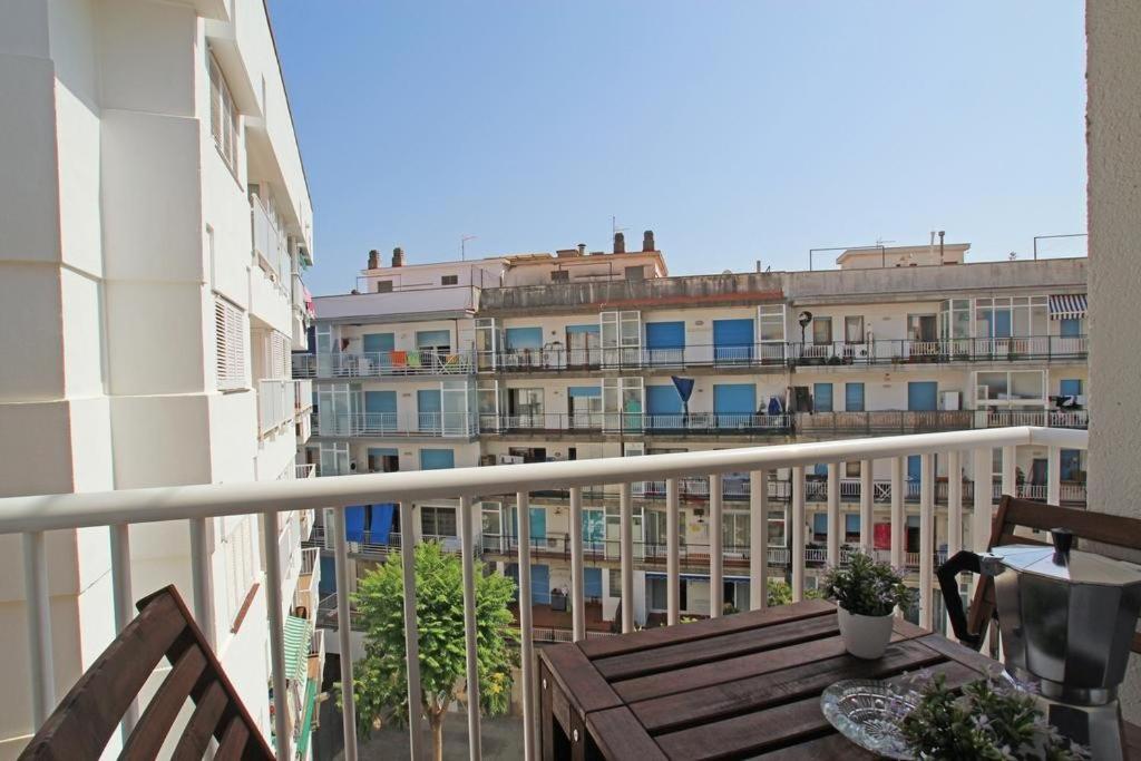 Warm Sands Apartment By Hello Homes Σίτζες Εξωτερικό φωτογραφία