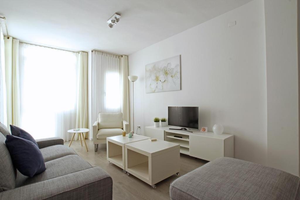 Warm Sands Apartment By Hello Homes Σίτζες Εξωτερικό φωτογραφία