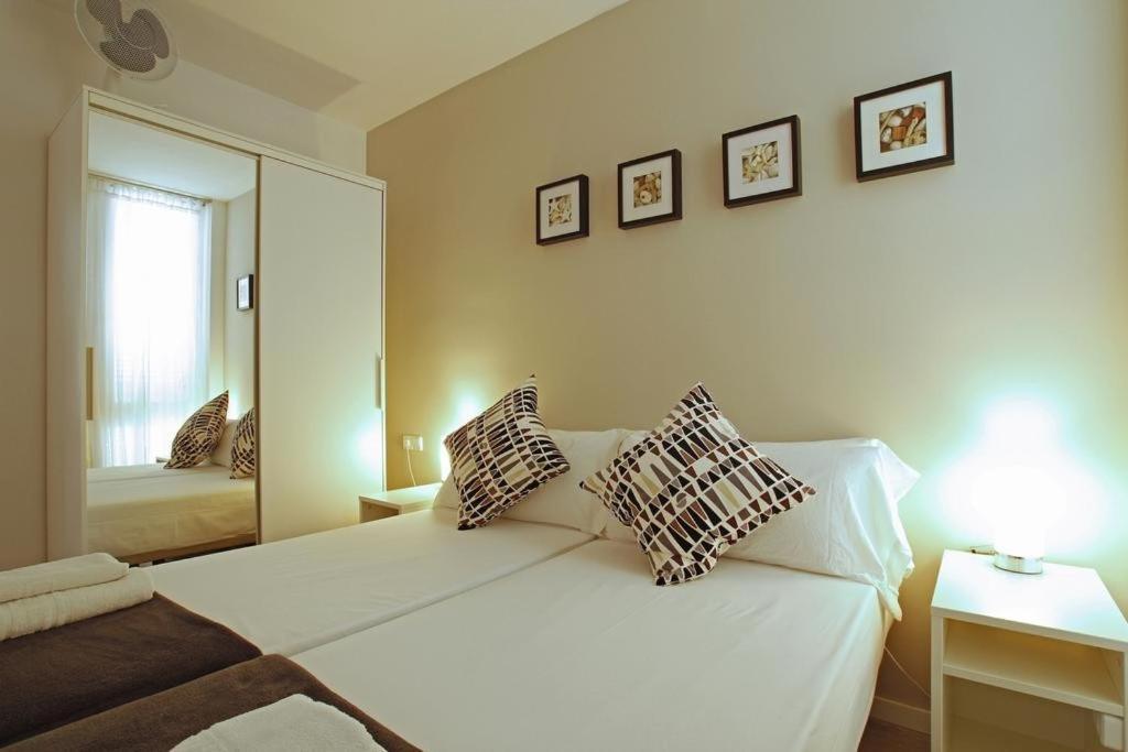 Warm Sands Apartment By Hello Homes Σίτζες Εξωτερικό φωτογραφία